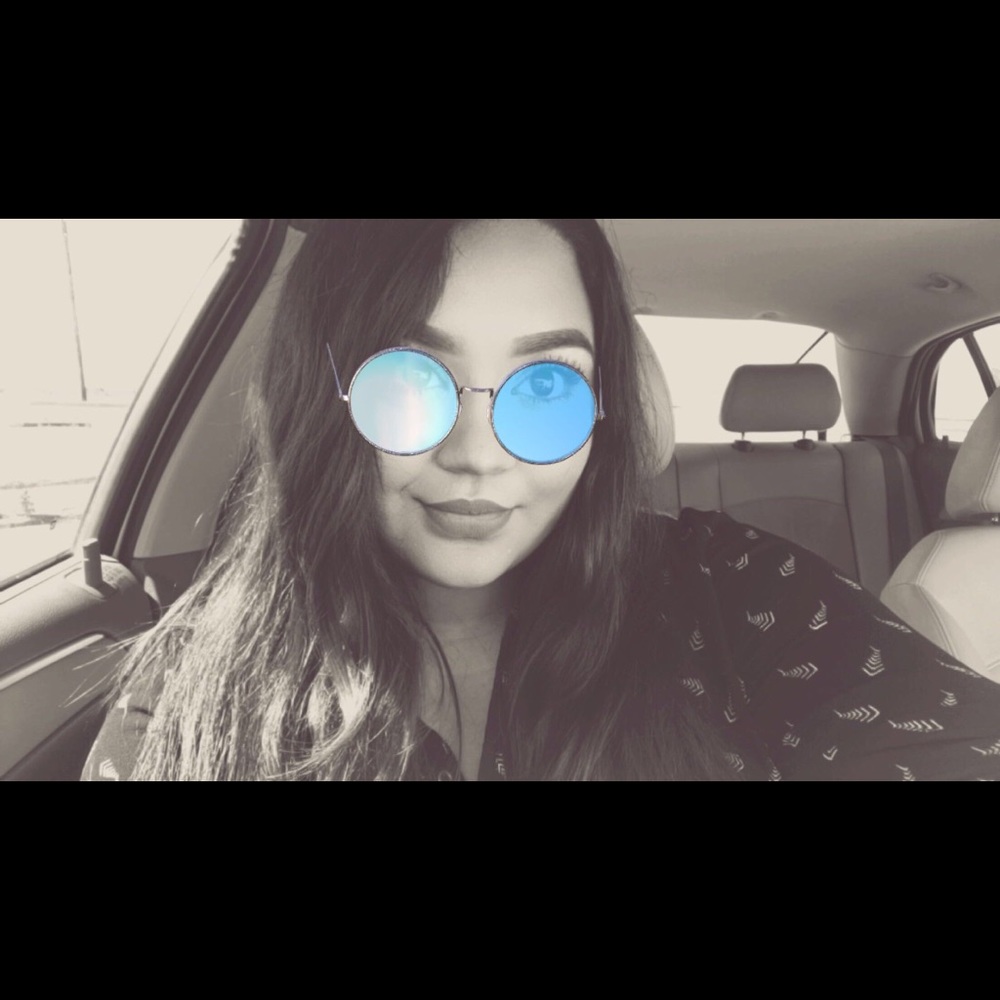 Meet your Posher, Alondra